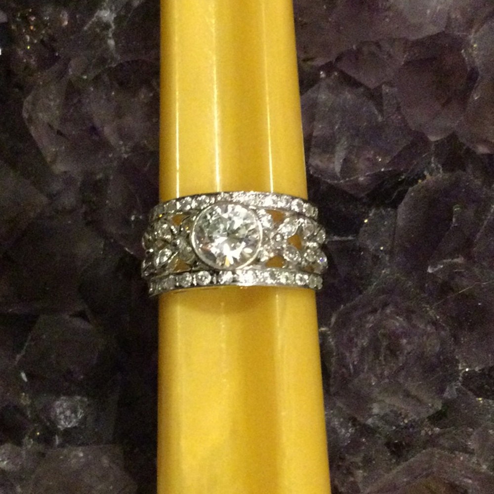 STERLING DMQ Band Ring 1 ct Round Center Stone😎.